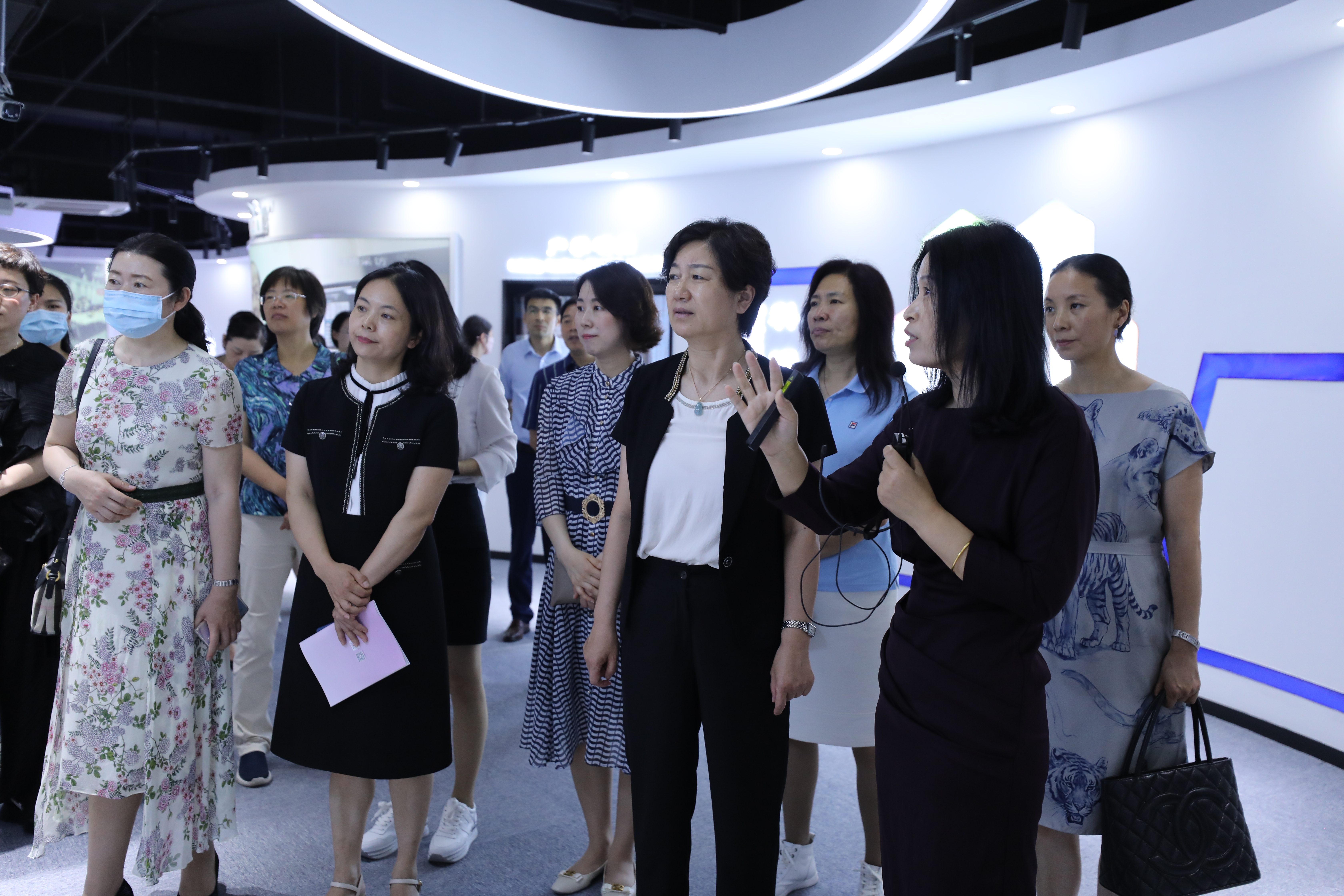 吉林省婦聯(lián)黨組書記、主席李曉英一行蒞臨健培科技考察調(diào)研